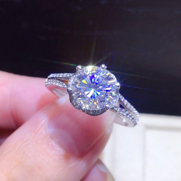 Temperature Simulation Moissanite Ring Female