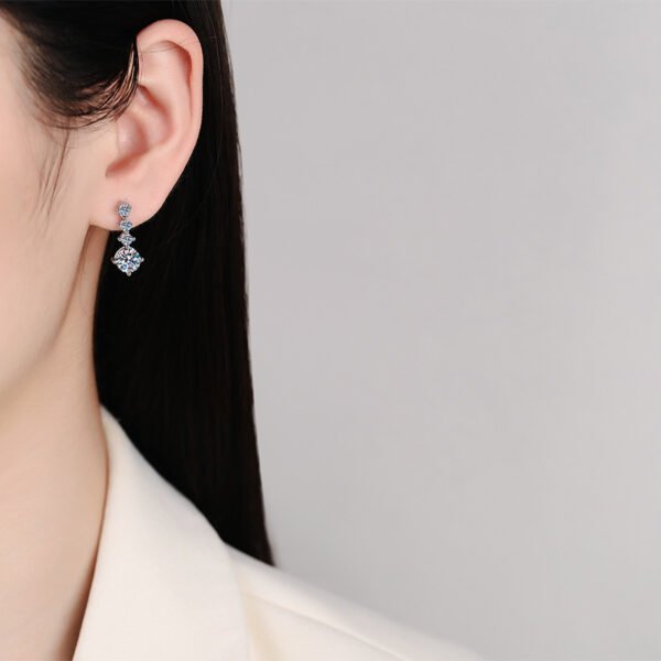 Women's Moissanite Earrings
