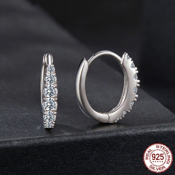 Single Row Moissanite Round Earrings